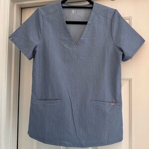 FIGS Casma Three Pocket Scrub Top - Small